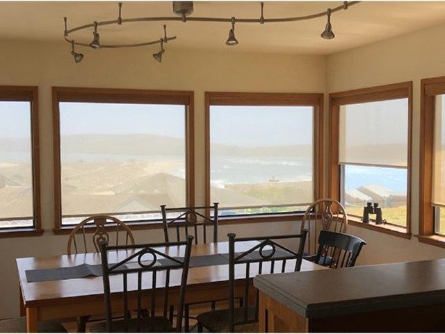 Hunter Douglas Dealer Image